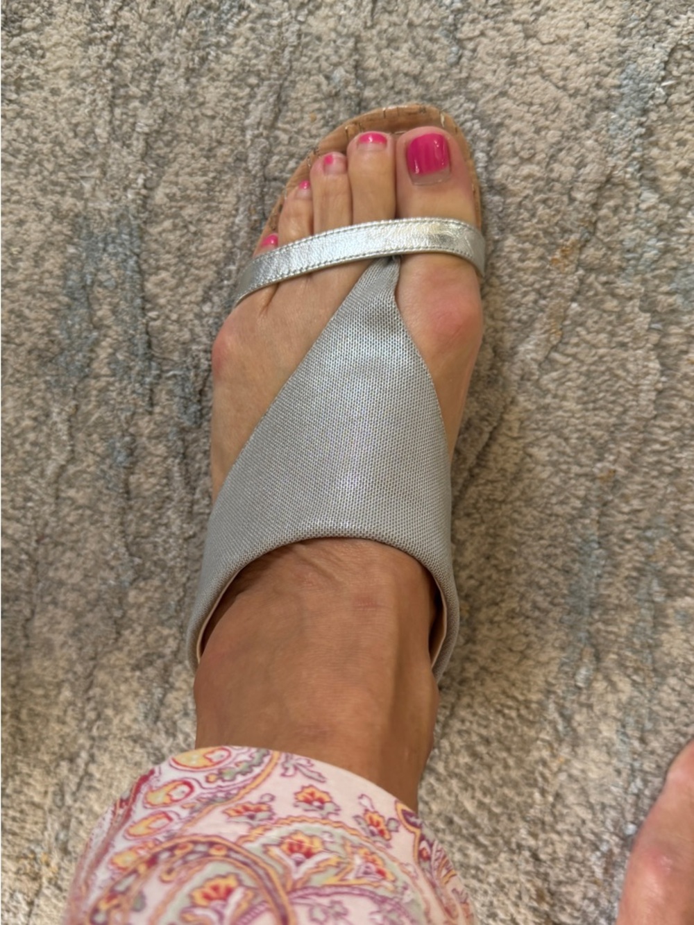 Donald Pliner designer sandals in metallic neutral - perfect for every occasion!